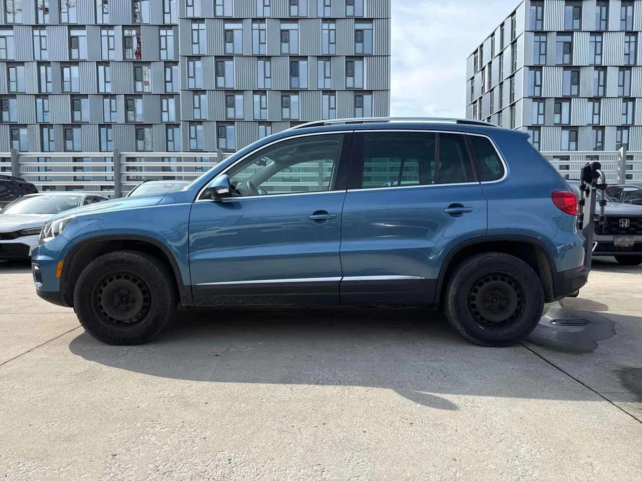 VW Tiguan * Comfortline * АВТОКРЕДИТ БЕЗ ПЪРВОНАЧАЛНА ВНОСКА, снимка 2 - Автомобили и джипове - 55680289