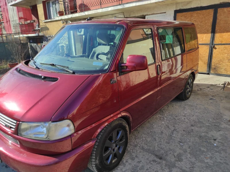 VW Multivan 2.5tdi, снимка 2 - Бусове и автобуси - 49213547