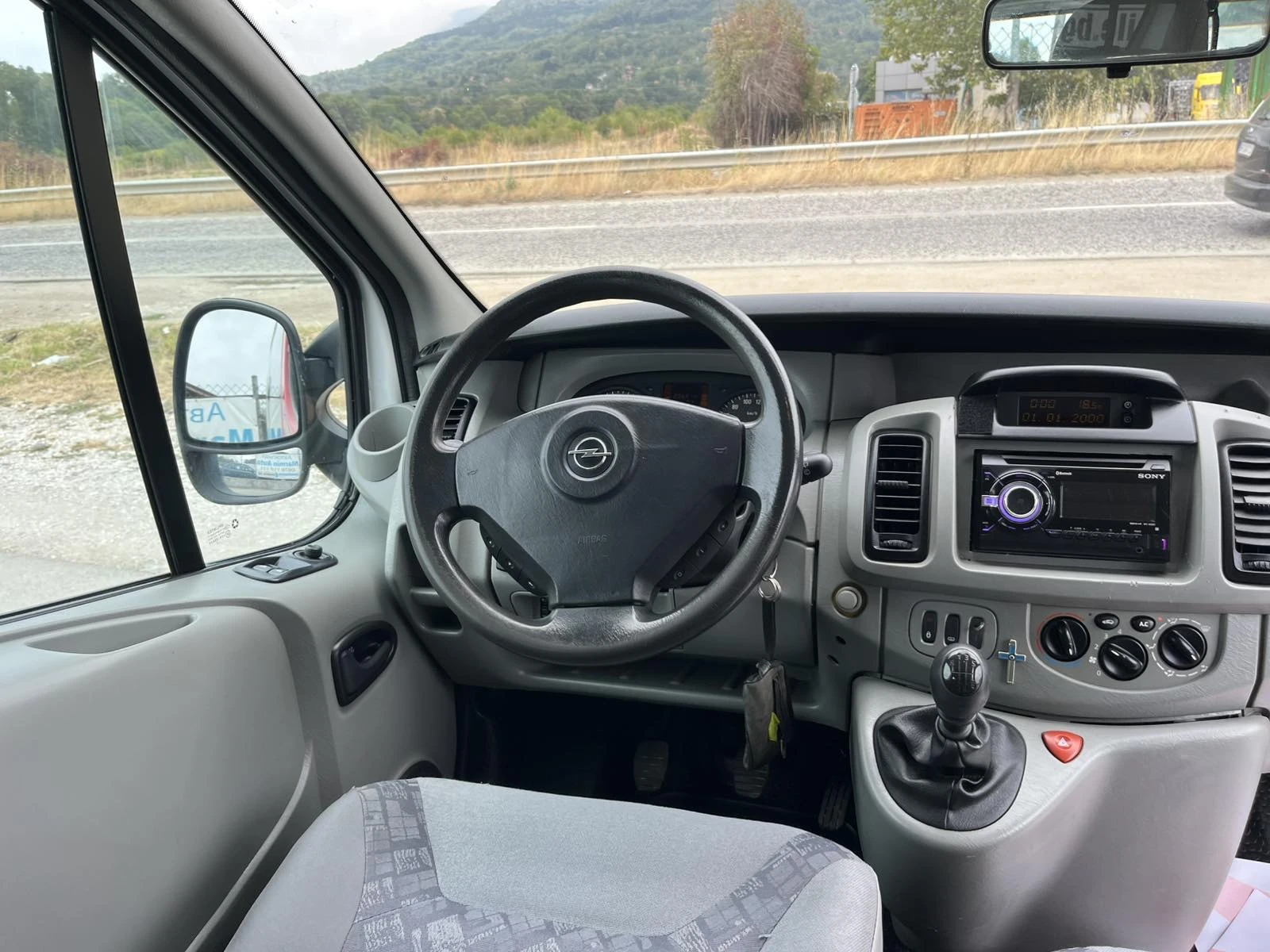 Opel Vivaro FACE 1.9СDТI  EURO 4 6 СКОРОСТИ 9 МЕСТА КЛИМАТИК , снимка 11 - Бусове и автобуси - 55848948