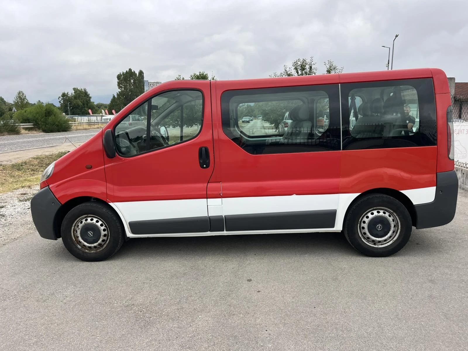 Opel Vivaro FACE 1.9СDТI  EURO 4 6 СКОРОСТИ 9 МЕСТА КЛИМАТИК , снимка 6 - Бусове и автобуси - 55848948