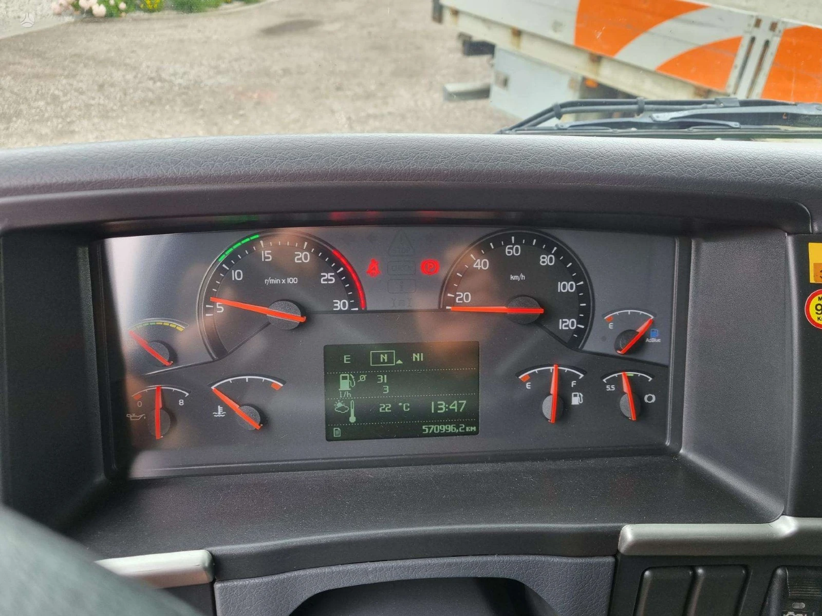 Volvo Fm 420 6x2 + HIAB 280-5 - изображение 6