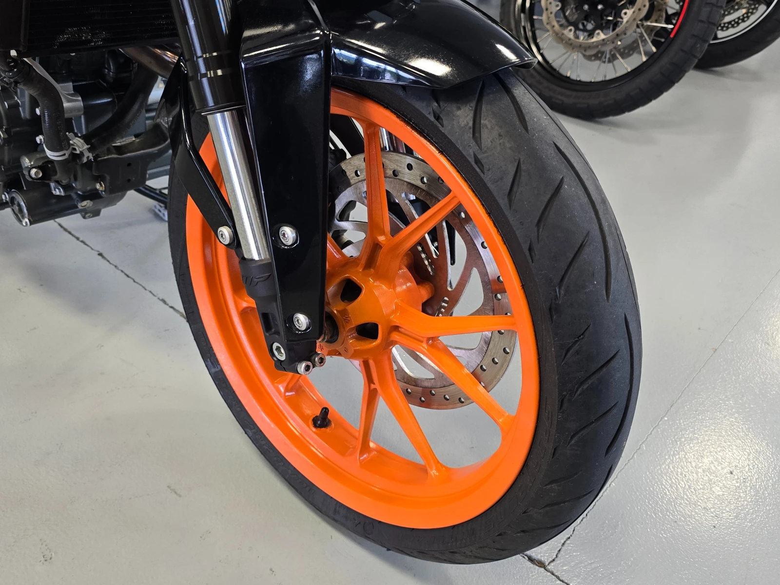 Ktm Duke 390ie, Уникат-ABS, 17272км., снимка 10 - Мотоциклети и мототехника - 55119586