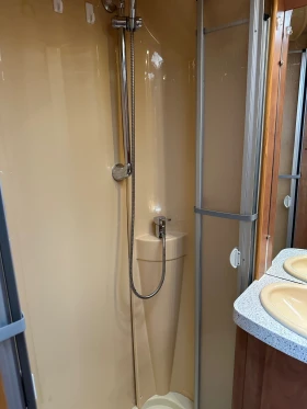 Кемпер Carthago E-Line 2.8 Jtd, снимка 16