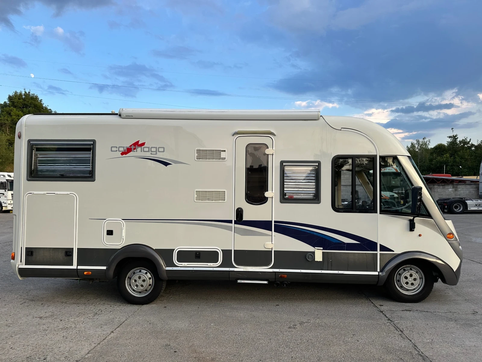 Кемпер Carthago E-Line 2.8 Jtd, снимка 4 - Каравани и кемпери - 53723141