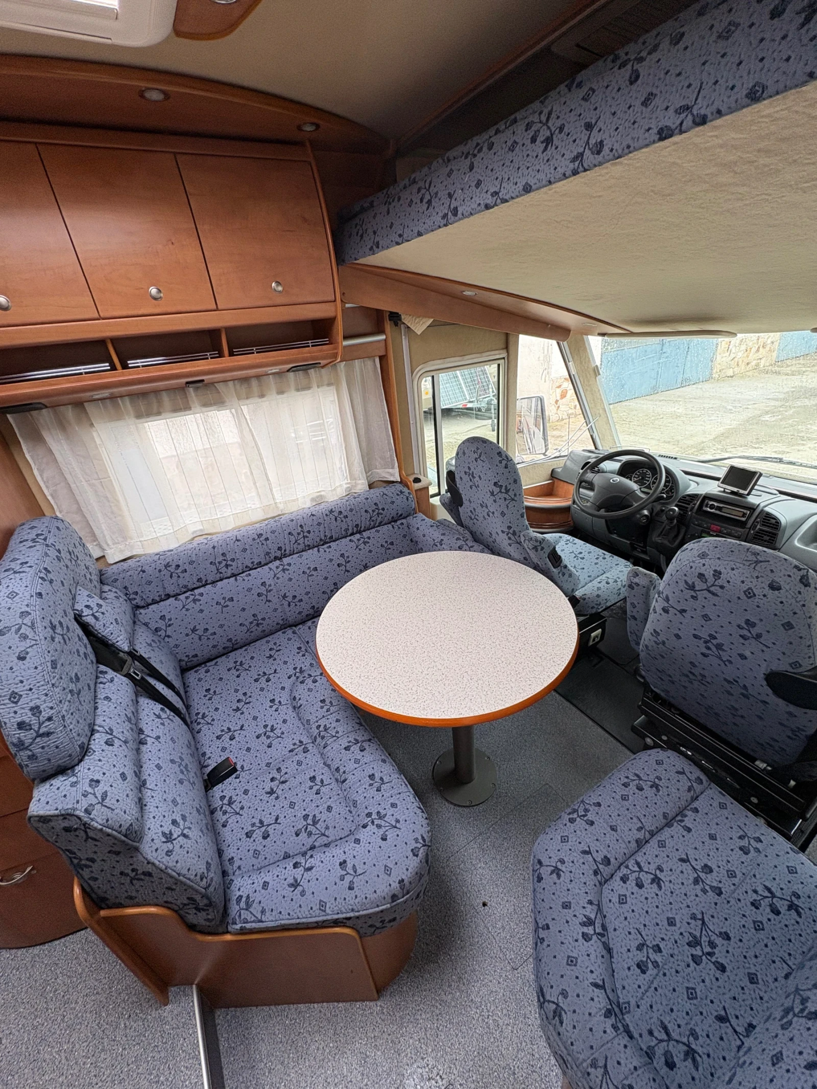 Кемпер Carthago E-Line 2.8 Jtd, снимка 11 - Каравани и кемпери - 53723141