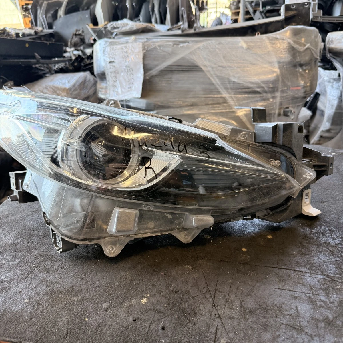 Десен фар Mazda 3 15d Автомат 2016 Bi-Xenon LED BHN1-51-031