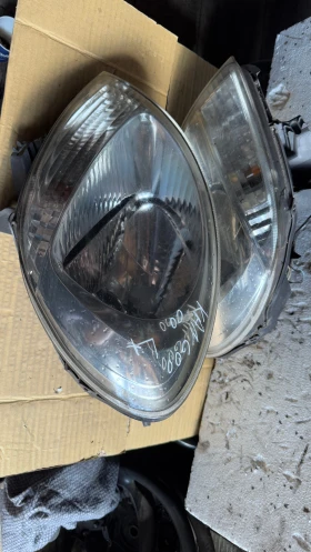       a Renault Kangoo - 8200236590 / 8200236591