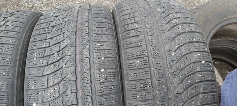 Гуми Зимни 245/45R19, снимка 3 - Гуми и джанти - 33172029