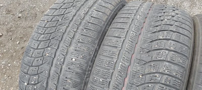 Гуми Зимни 245/45R19, снимка 2 - Гуми и джанти - 33172029