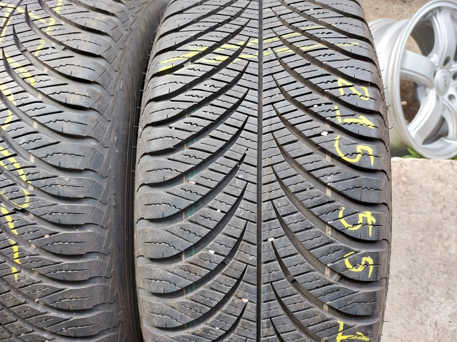 ���� 215/55R17 | Mobile.bg � ����������� 3