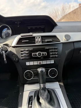 Mercedes-Benz C 200 НОВ ВНОС УНИКАЛНО СЪСТОЯНИЕ ФУЛ ЕКСТРИ, снимка 8