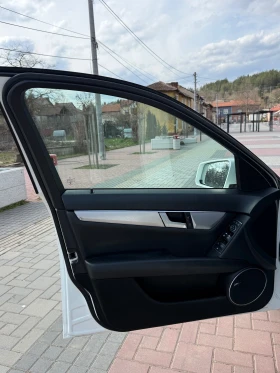 Mercedes-Benz C 200 НОВ ВНОС УНИКАЛНО СЪСТОЯНИЕ ФУЛ ЕКСТРИ, снимка 10