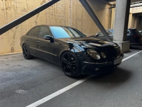 Mercedes-Benz E 320 4-MATIC, снимка 3