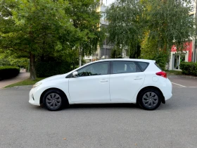 Toyota Auris 1.4 дизел - подгряване на седалки - климатроник, снимка 9