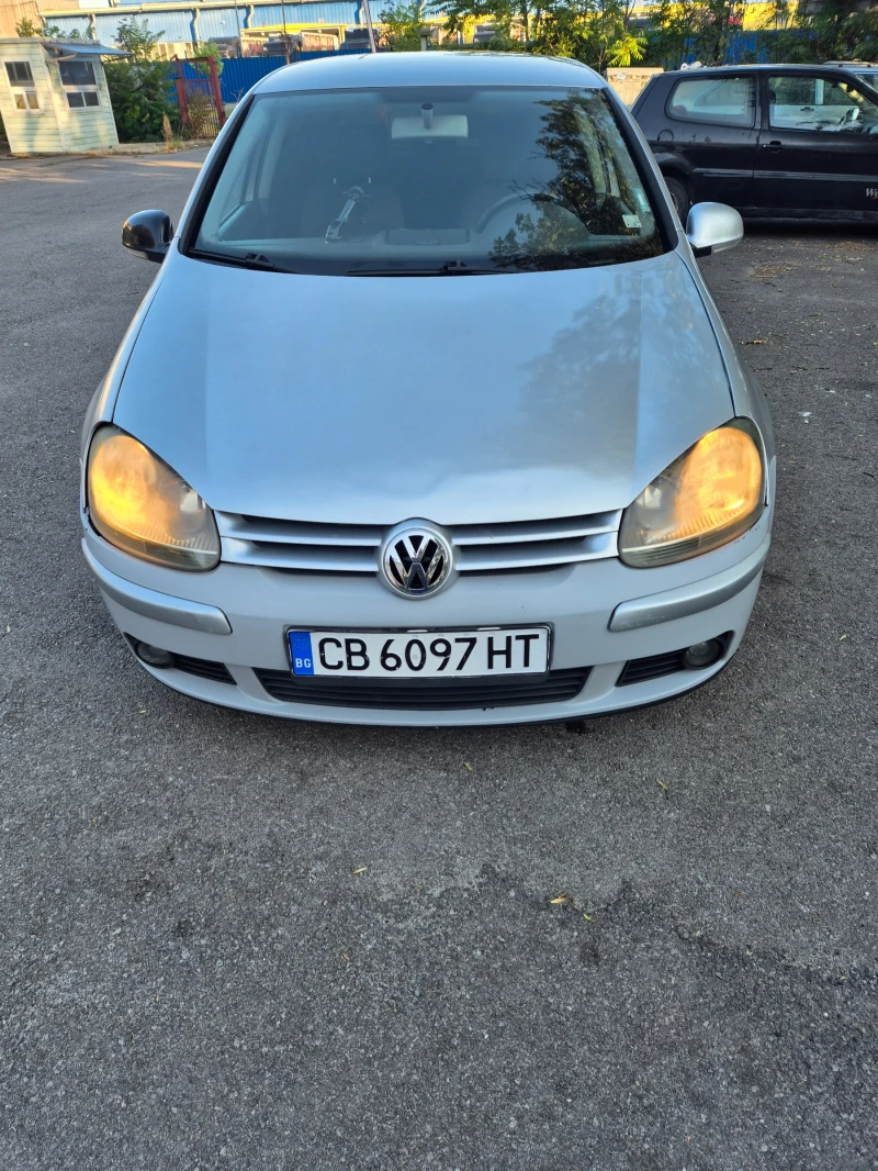 VW Golf Голф 5 1.6фси, снимка 1 - Автомобили и джипове - 47731143