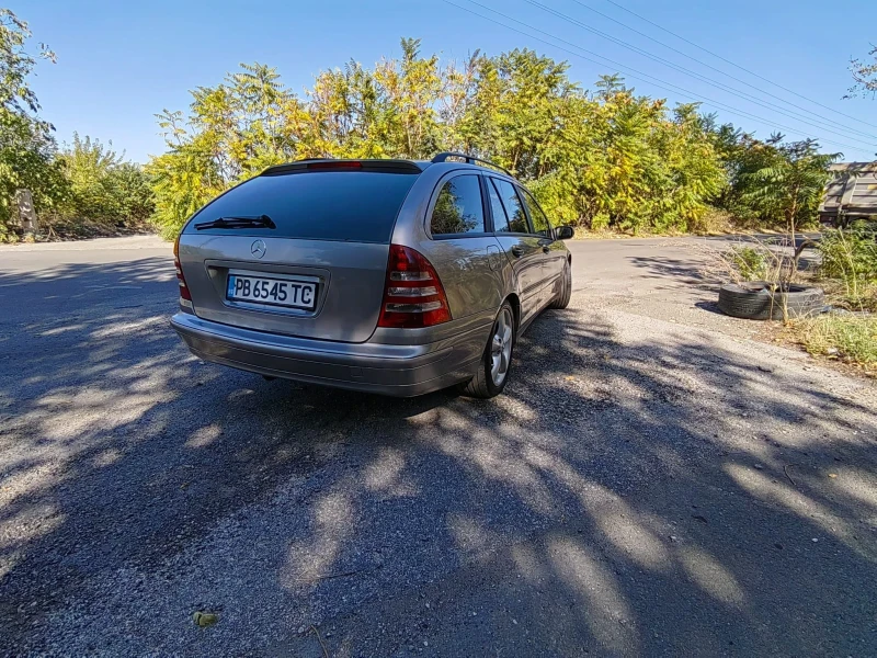 Mercedes-Benz C 200 2.2, снимка 4 - Автомобили и джипове - 47672529