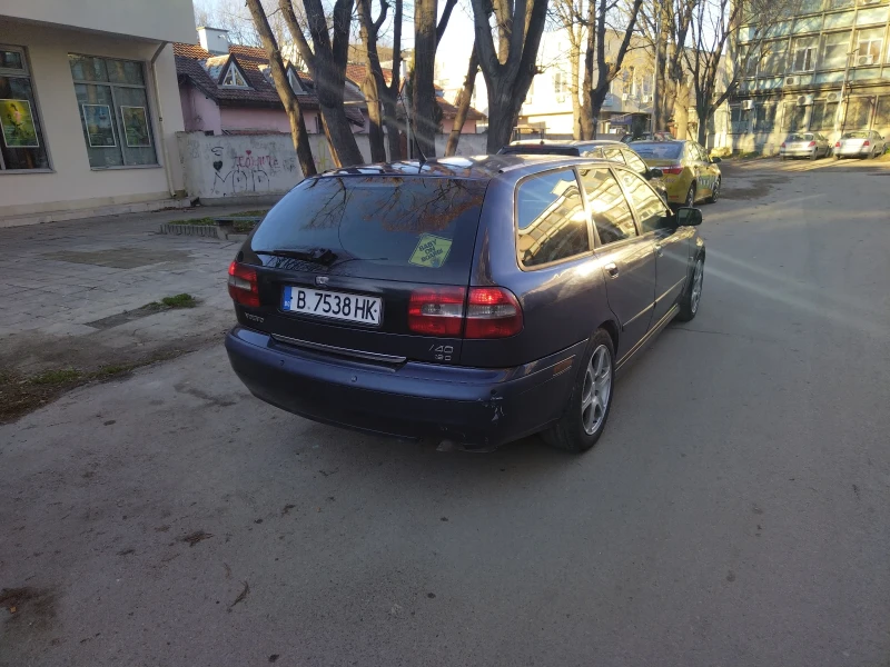 Volvo V40 1.9D Turbo, снимка 4 - Автомобили и джипове - 48511572