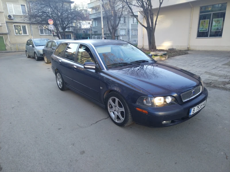 Volvo V40 1.9D Turbo, снимка 6 - Автомобили и джипове - 48511572