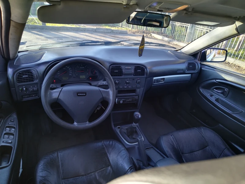 Volvo V40 1.9D Turbo, снимка 9 - Автомобили и джипове - 48511572