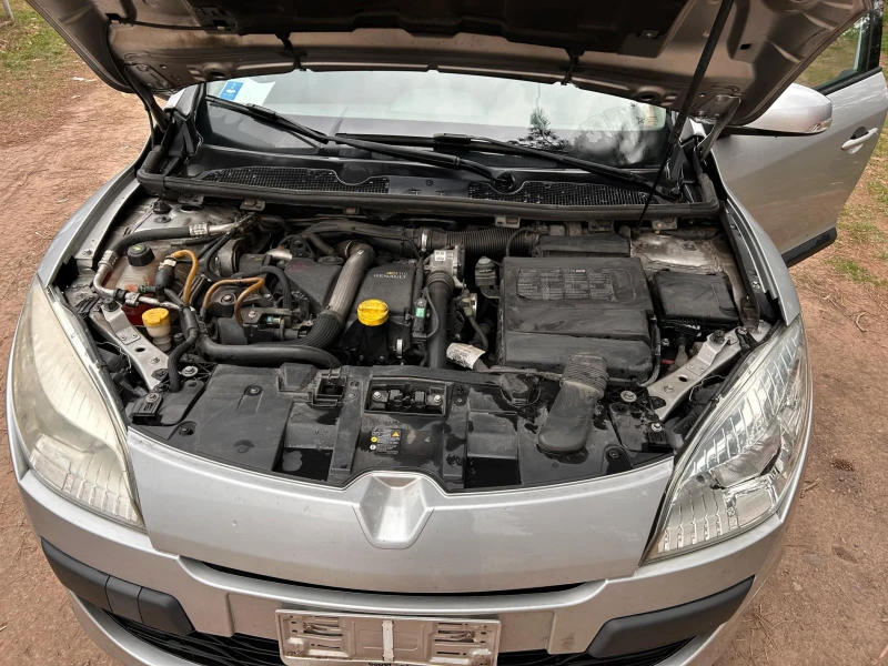 Renault Megane 1.5 DCI 110кс. 6 ск., снимка 9 - Автомобили и джипове - 49183645