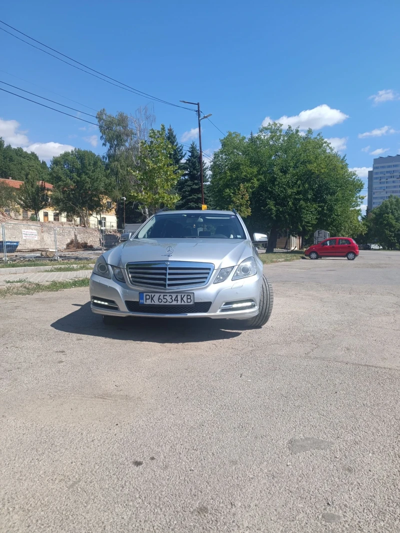 Mercedes-Benz E 220 CDI Обслужен, снимка 3 - Автомобили и джипове - 51538926