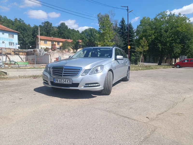 Mercedes-Benz E 220 CDI Обслужен, снимка 4 - Автомобили и джипове - 51538926