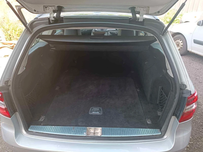 Mercedes-Benz E 220 CDI Обслужен, снимка 10 - Автомобили и джипове - 51538926