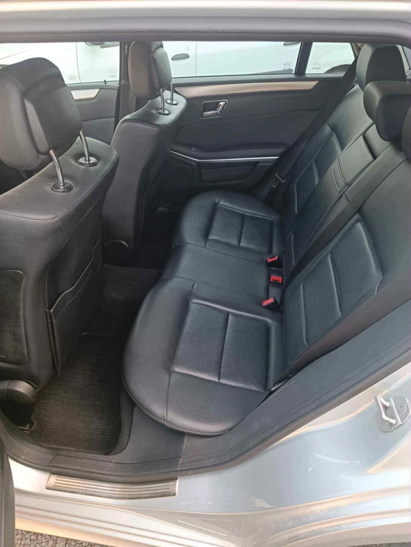 Mercedes-Benz E 220 CDI Обслужен, снимка 14 - Автомобили и джипове - 51538926