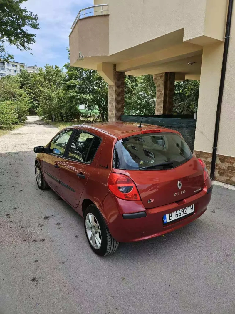Renault Clio, снимка 2 - Автомобили и джипове - 52350593