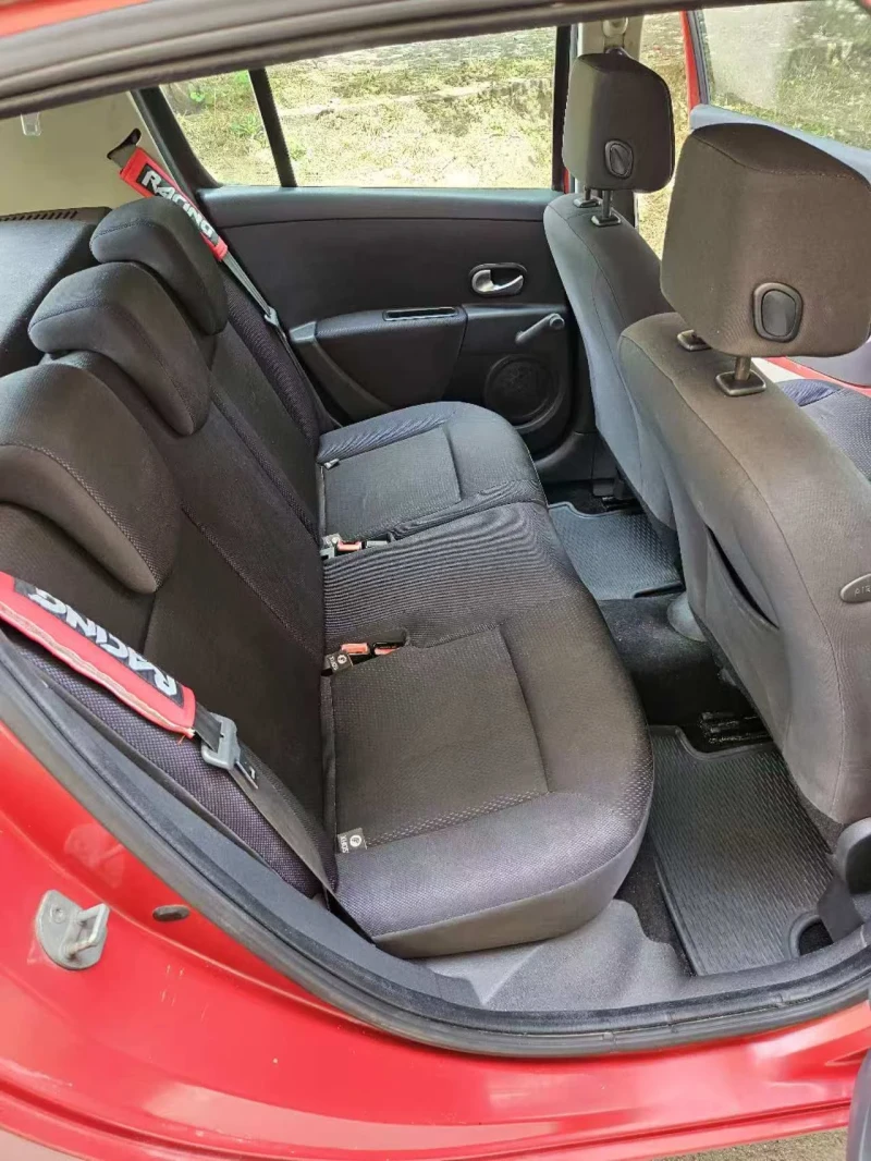 Renault Clio, снимка 3 - Автомобили и джипове - 52350593