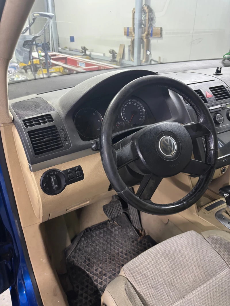 VW Touran 2.0 TDI 140 ps, снимка 7 - Автомобили и джипове - 52716743