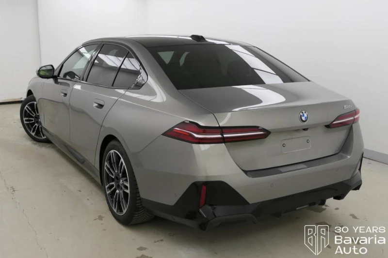BMW 520 i M Sport Paket Steptronic, снимка 2 - Автомобили и джипове - 52727235