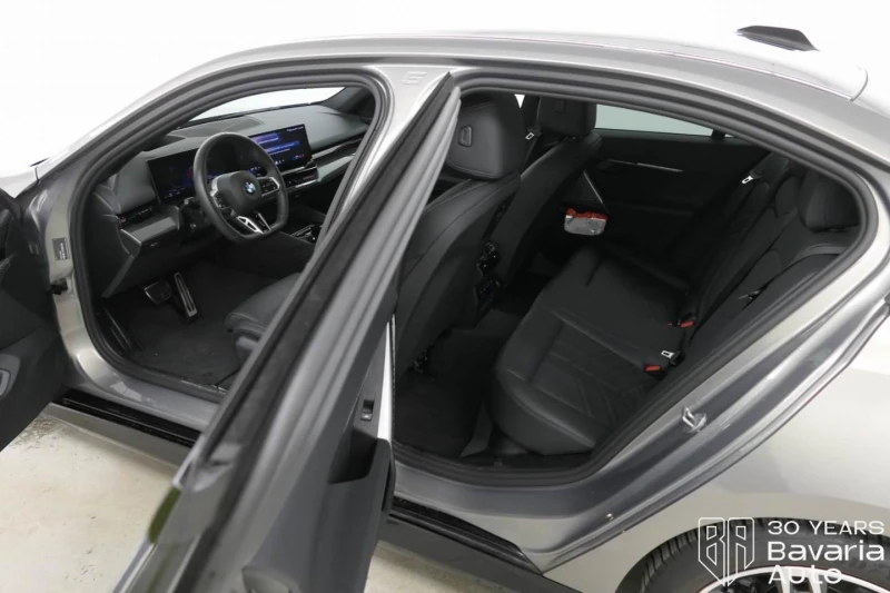 BMW 520 i M Sport Paket Steptronic, снимка 5 - Автомобили и джипове - 52727235
