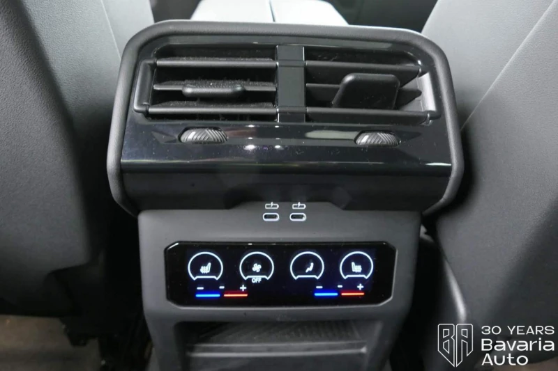 BMW 520 i M Sport Paket Steptronic, снимка 12 - Автомобили и джипове - 52727235