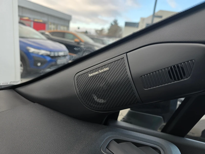 Renault Captur 1.3 Tce Techno, снимка 11 - Автомобили и джипове - 52754397