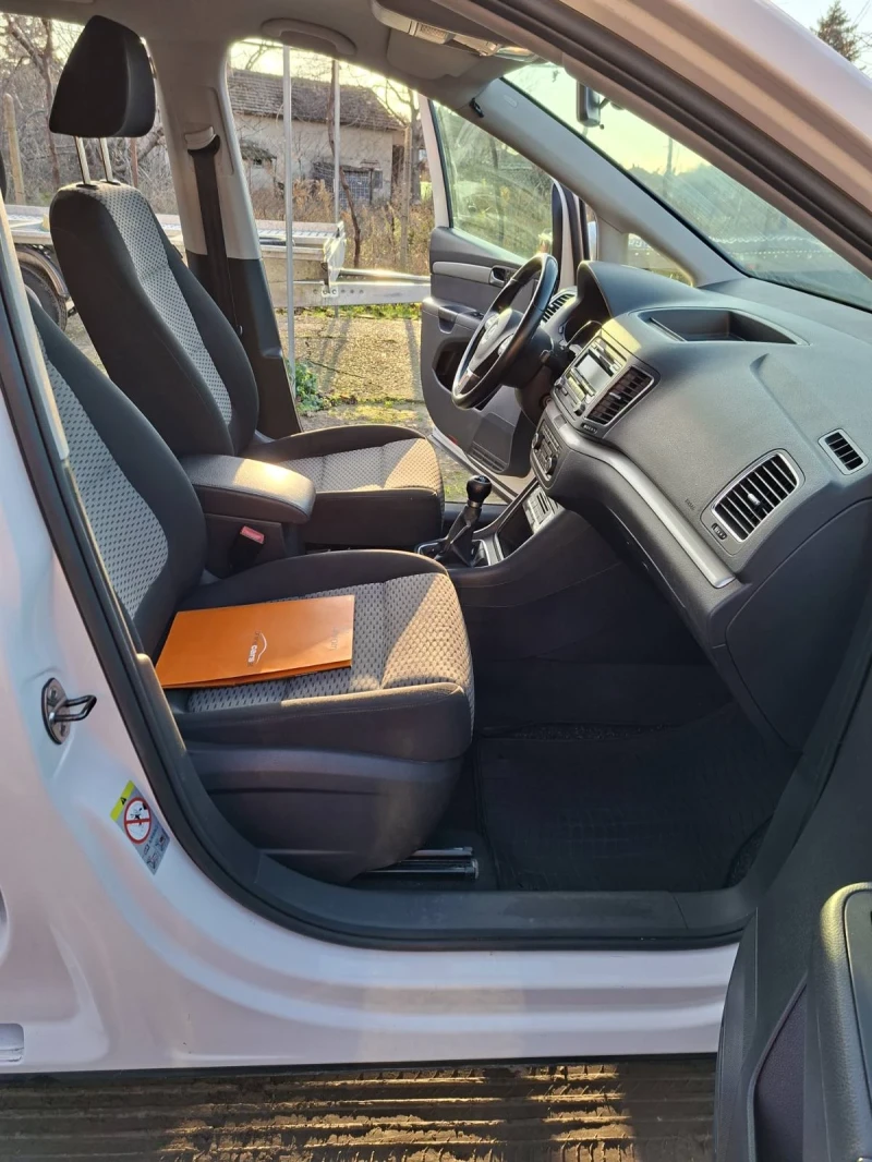 VW Sharan 2.0TDI, снимка 11 - Автомобили и джипове - 52815445