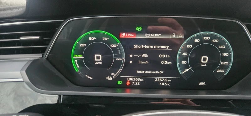 Audi E-Tron, снимка 9 - Автомобили и джипове - 53516869