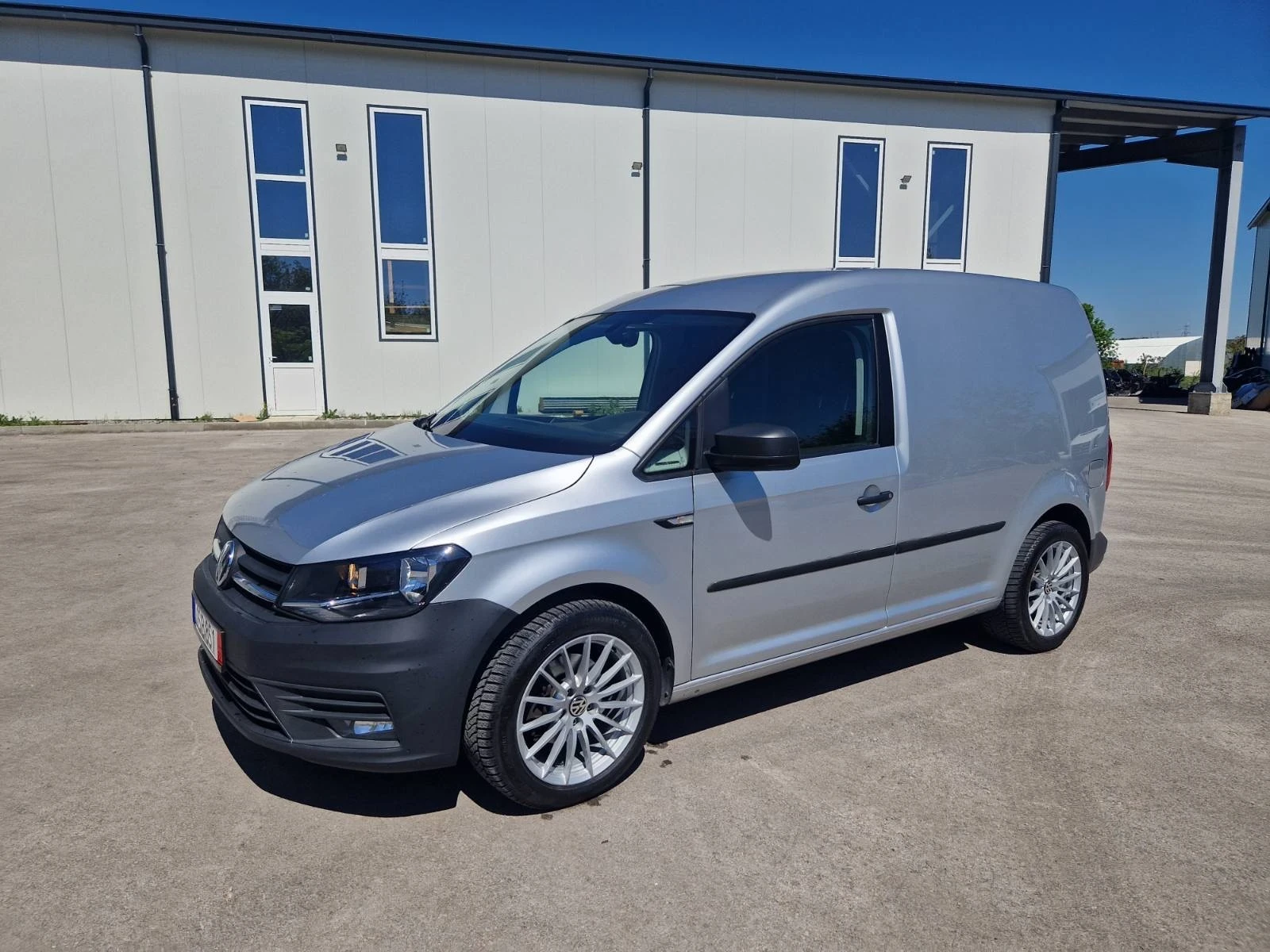 VW Caddy 2.0 tdi bluenotion - изображение 4
