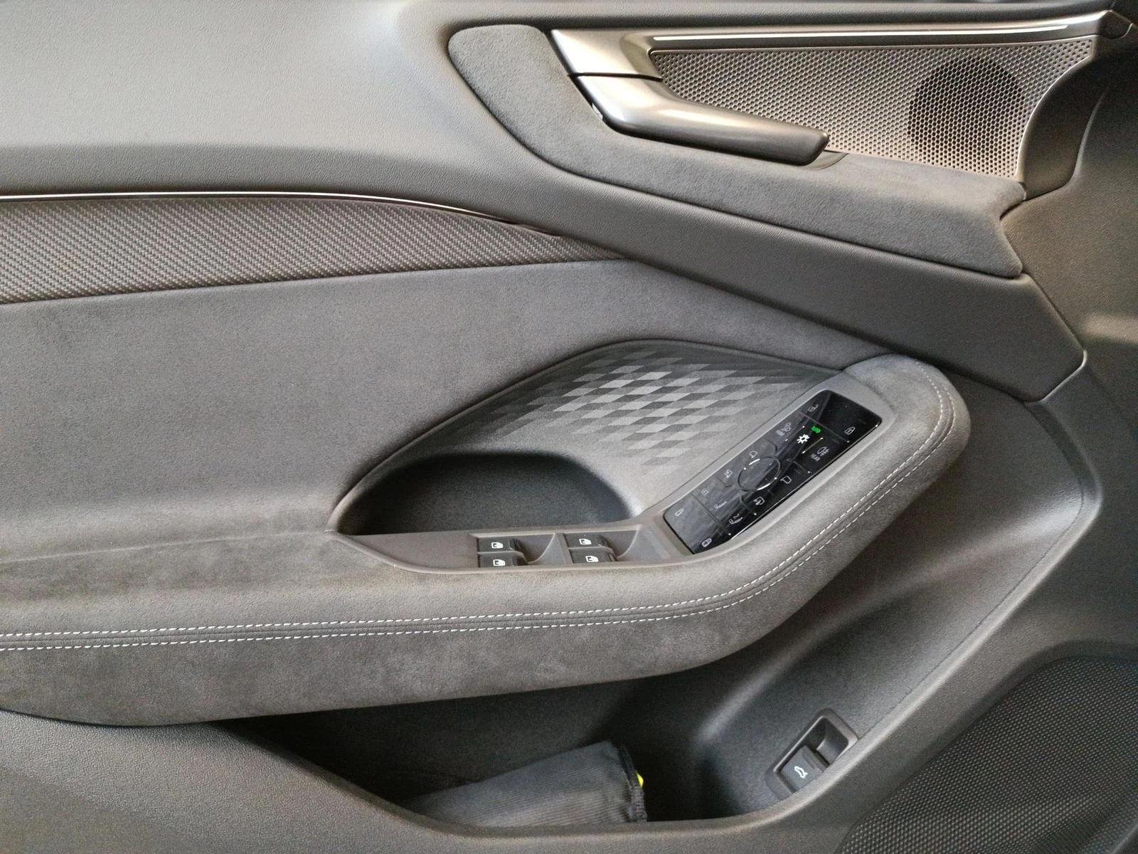 Audi S5 AVANT* MATRIX* DISTR* HEAD-UP* KEYLESS* CARPLAY - изображение 6