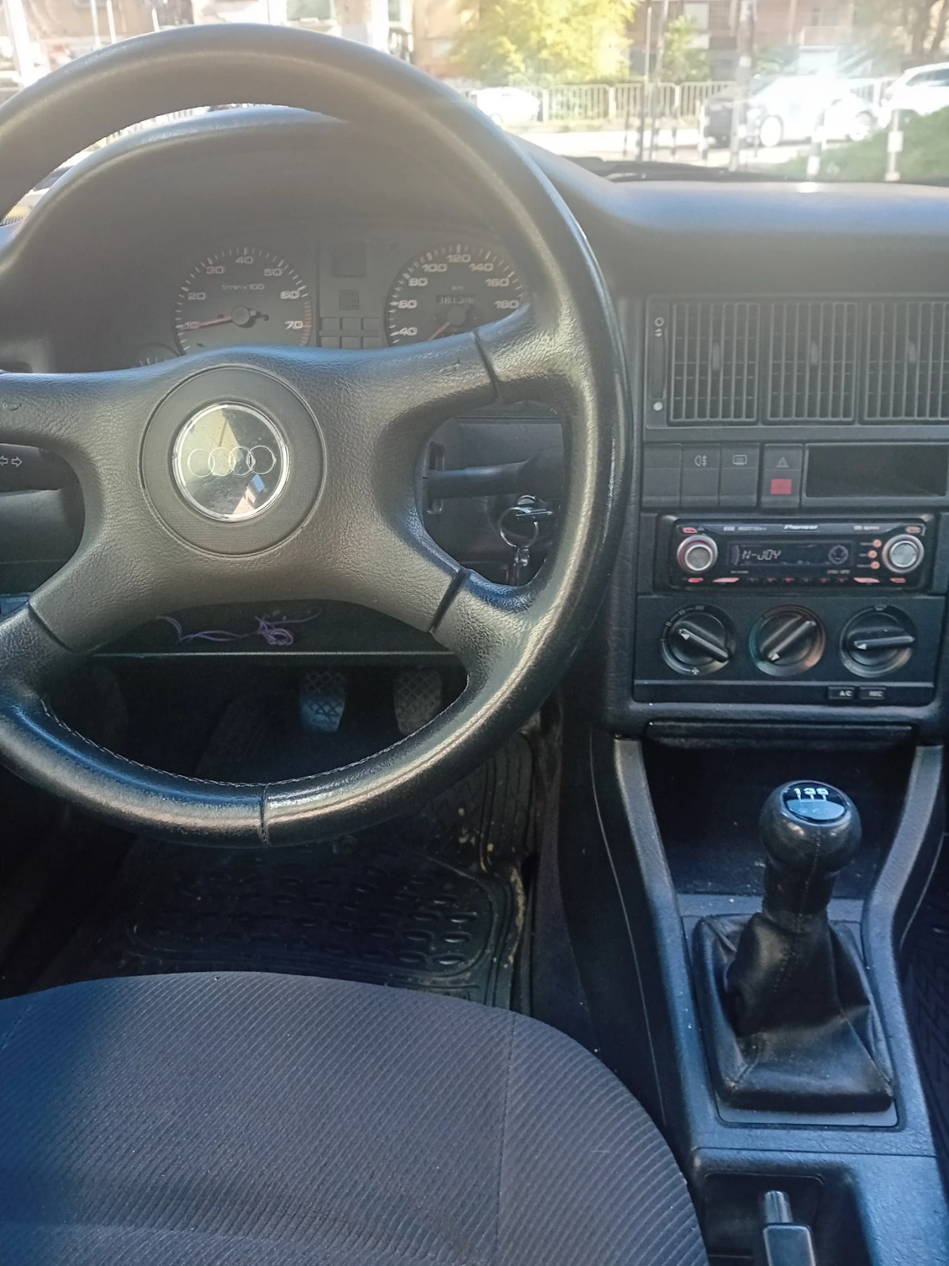 Audi 80 2.0E + Газ - изображение 5
