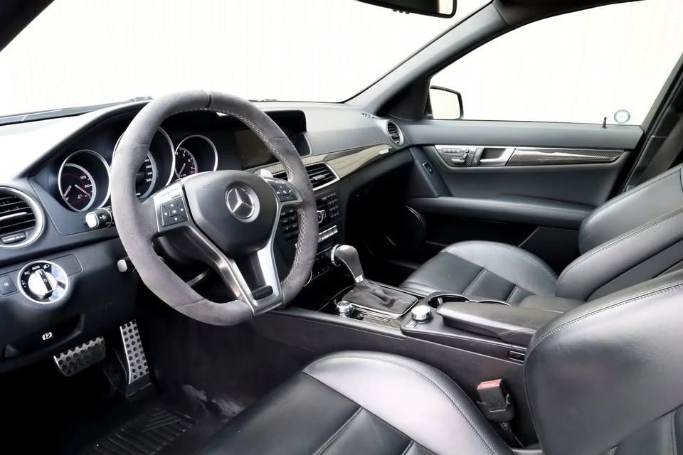 Mercedes-Benz C 63 AMG FINAL EDITION * * CARFAX * *  * *  | Mobile.bg   11