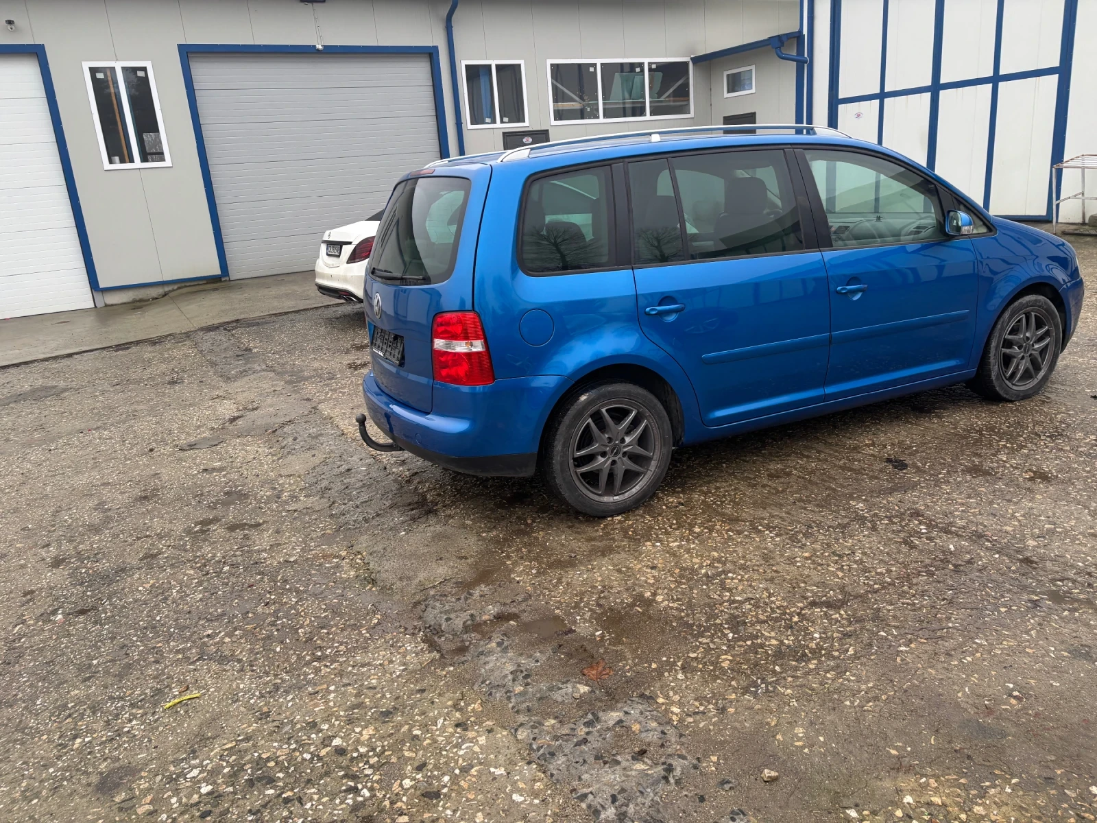 VW Touran 2.0 TDI 140 ps - изображение 3