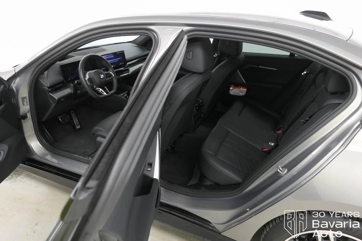 BMW 520 i M Sport Paket Steptronic - изображение 5