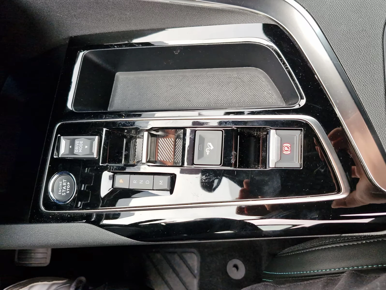 Peugeot 5008 Allure/131HP/360/7SEATS/DIGITAL/LED/ACC/114z, снимка 12 - Автомобили и джипове - 53726422