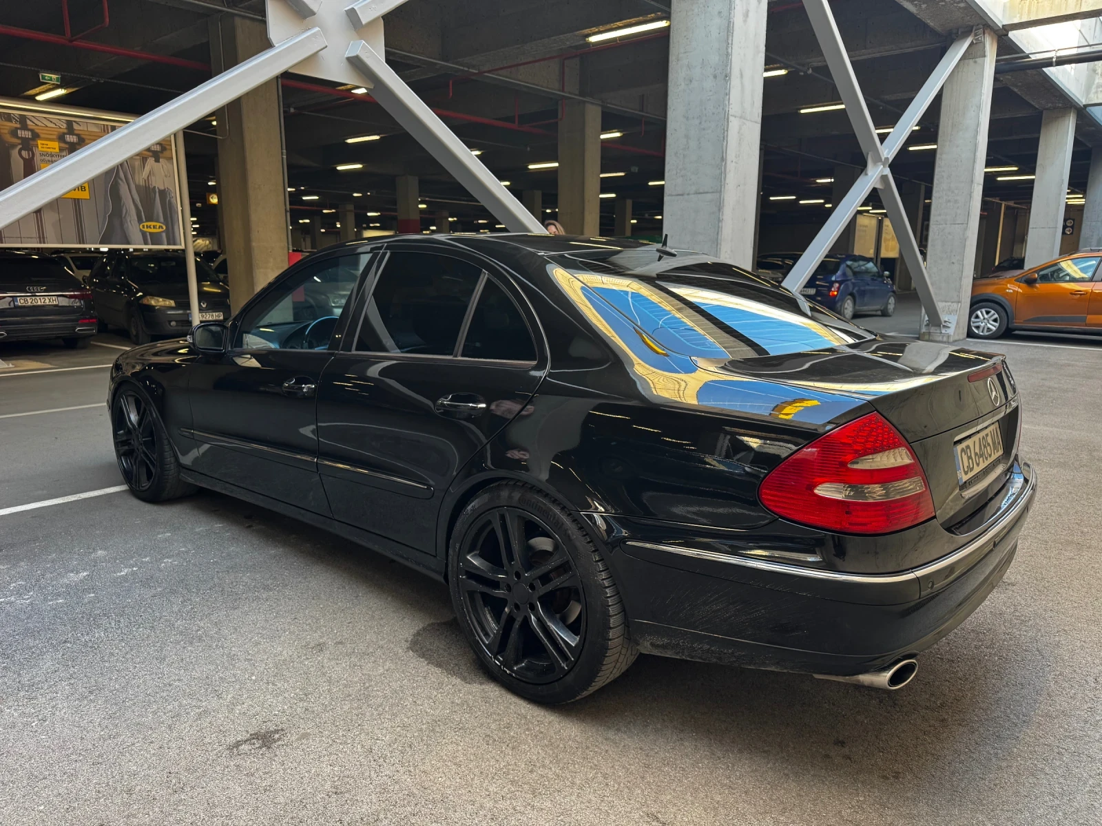 Mercedes-Benz E 320 4-MATIC, снимка 5 - Автомобили и джипове - 54408243