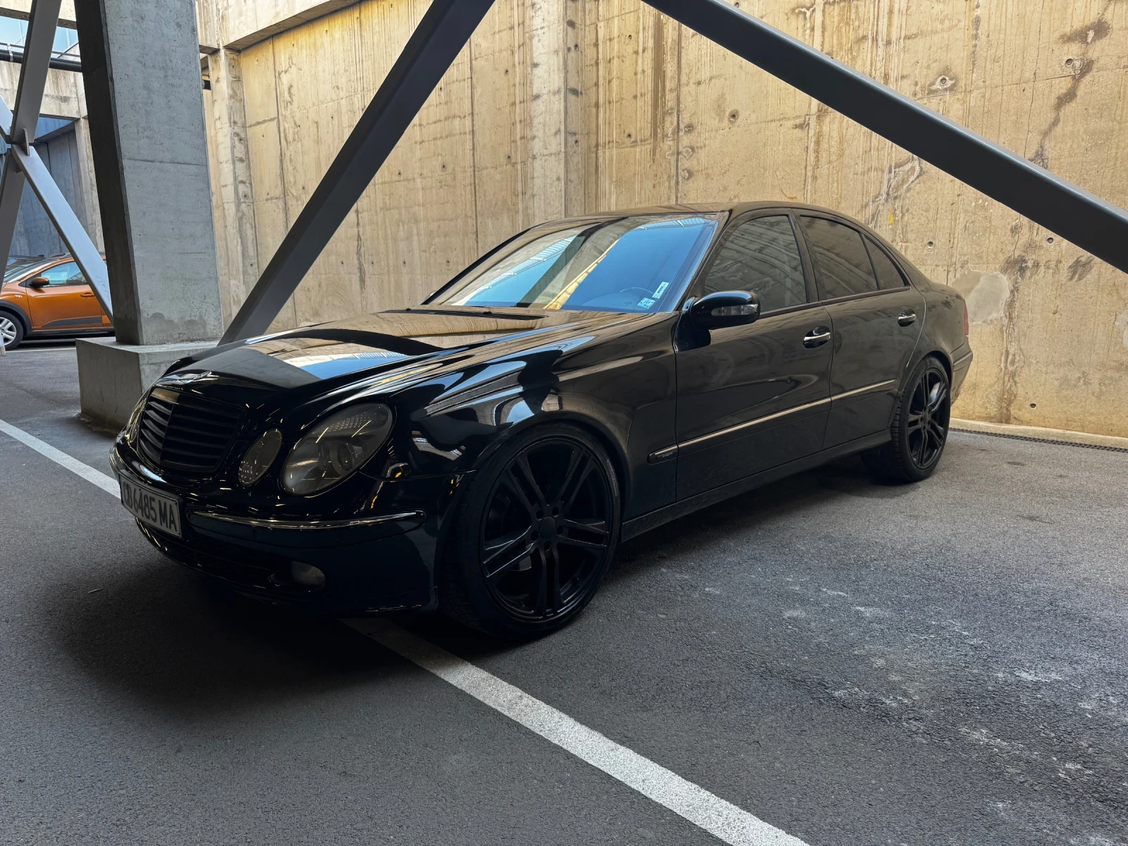 Mercedes-Benz E 320 4-MATIC, снимка 2 - Автомобили и джипове - 54408243