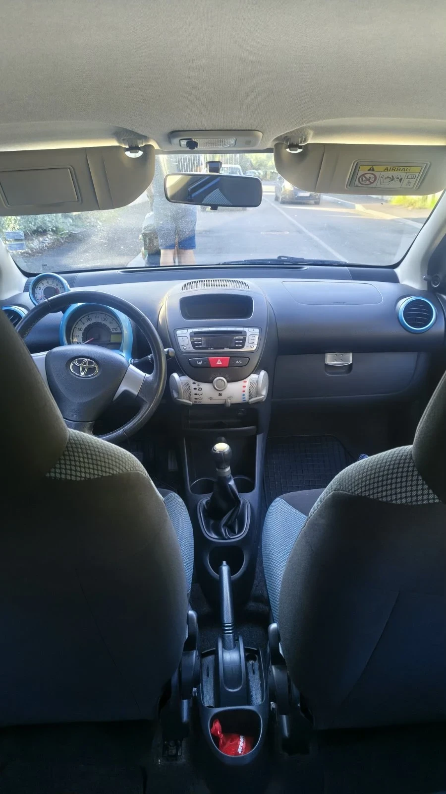Toyota Aygo benzin 87 000km!, снимка 8 - Автомобили и джипове - 55628051