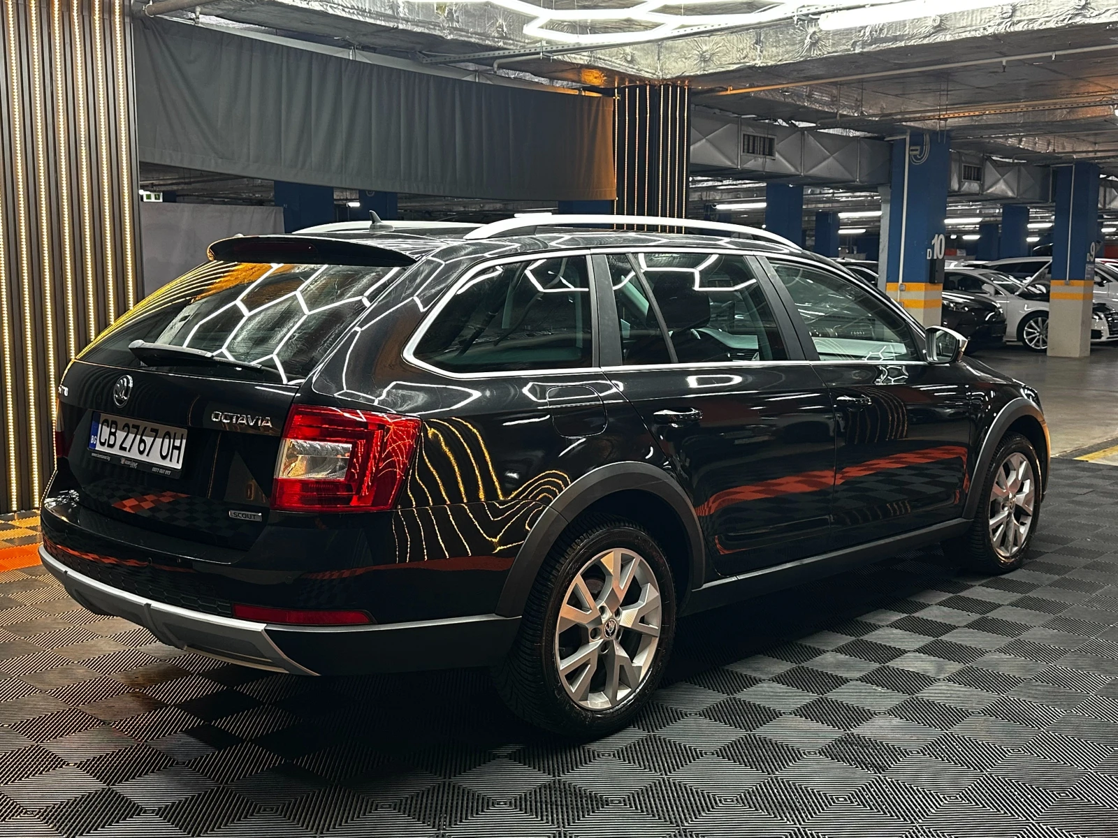 Skoda Octavia Scout 2.0d 184 к.с./4x4/ГАРАНЦИЯ, снимка 5 - Автомобили и джипове - 55888078