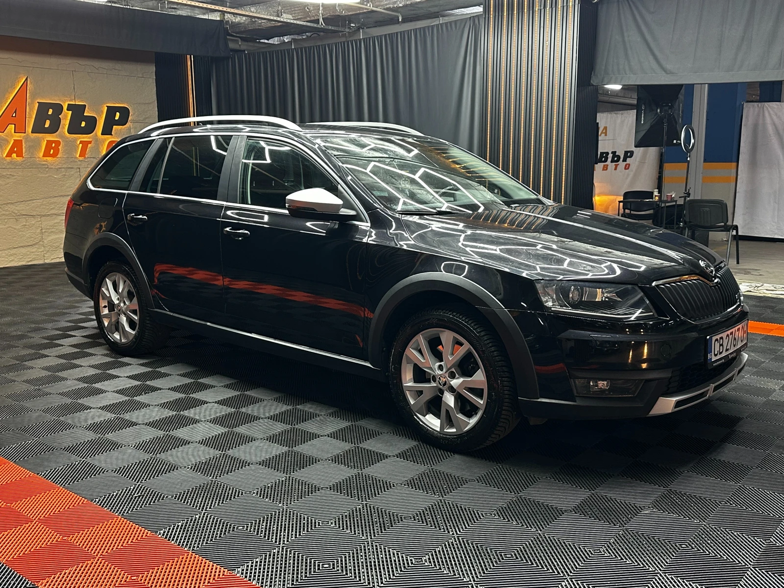 Skoda Octavia Scout 2.0d 184 к.с./4x4/ГАРАНЦИЯ, снимка 4 - Автомобили и джипове - 55888078