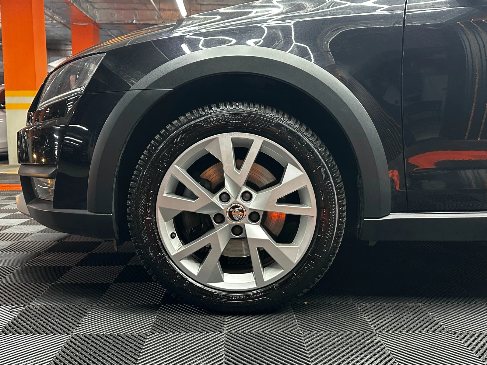 Skoda Octavia Scout 2.0d 184 к.с./4x4/ГАРАНЦИЯ, снимка 7 - Автомобили и джипове - 55888078